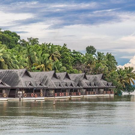 Club Mahindra Ashtamudi Hotel Nīndakara Buitenkant foto