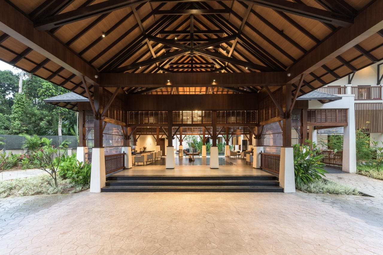 Club Mahindra Ashtamudi Hotel Nīndakara Buitenkant foto
