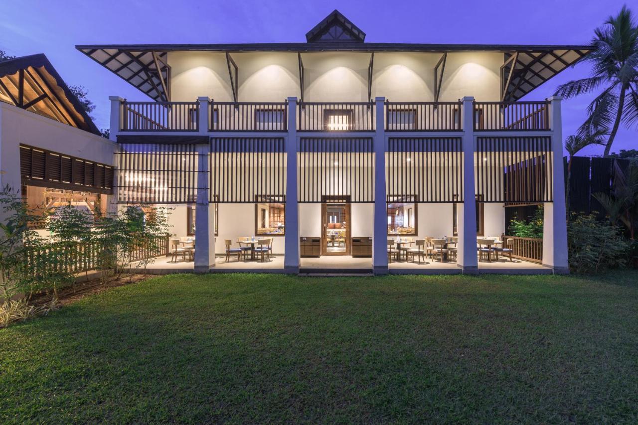 Club Mahindra Ashtamudi Hotel Nīndakara Buitenkant foto