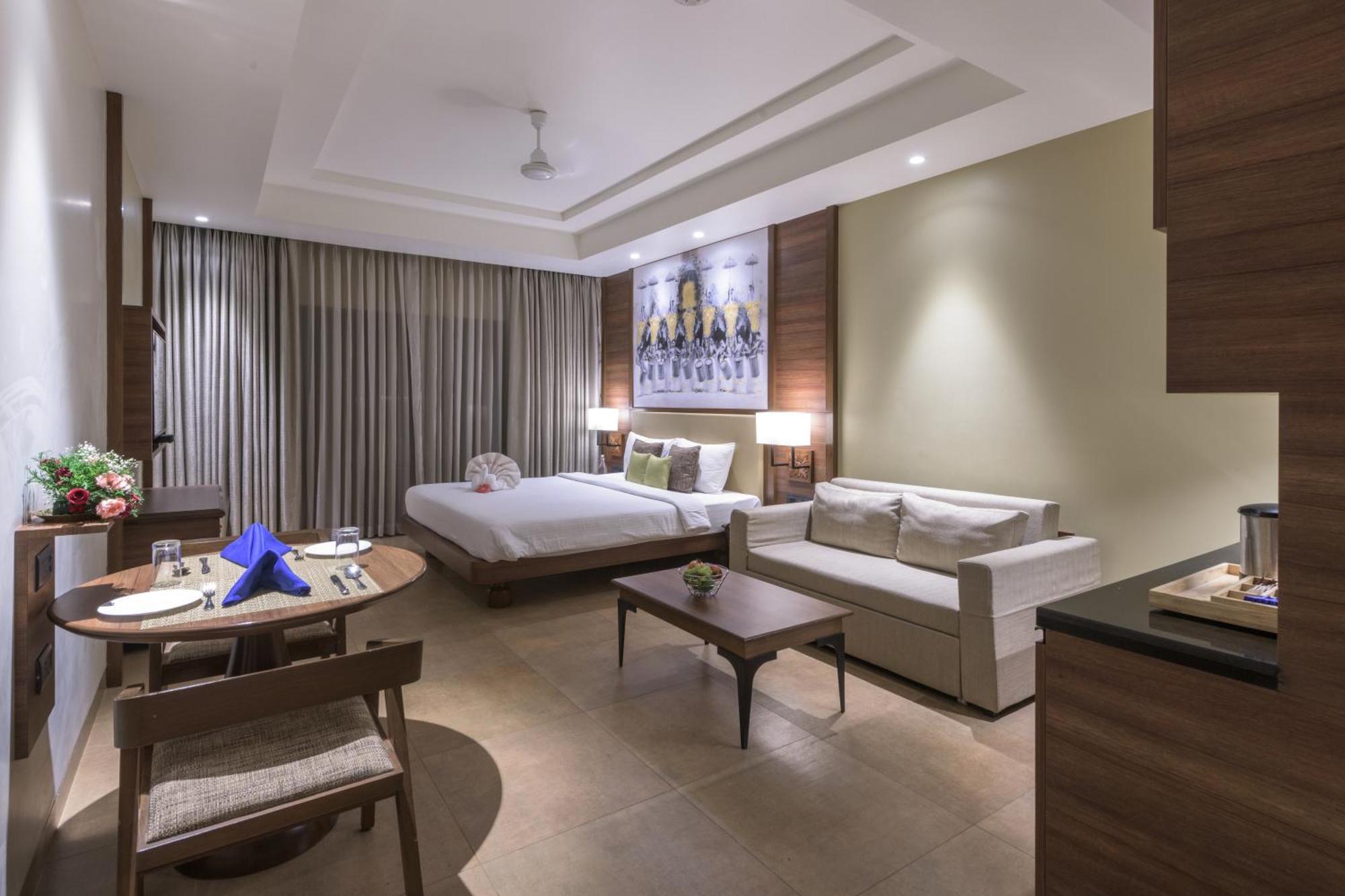 Club Mahindra Ashtamudi Hotel Nīndakara Buitenkant foto
