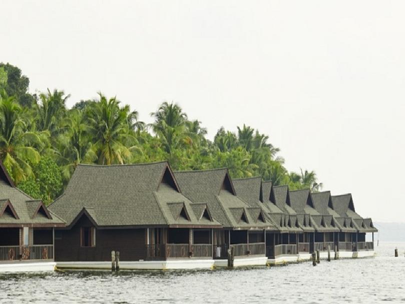 Club Mahindra Ashtamudi Hotel Nīndakara Buitenkant foto
